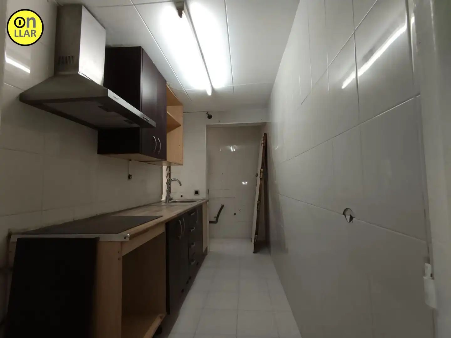 Cuina de Pis en venda en Ripollet amb Terrassa i Balcó