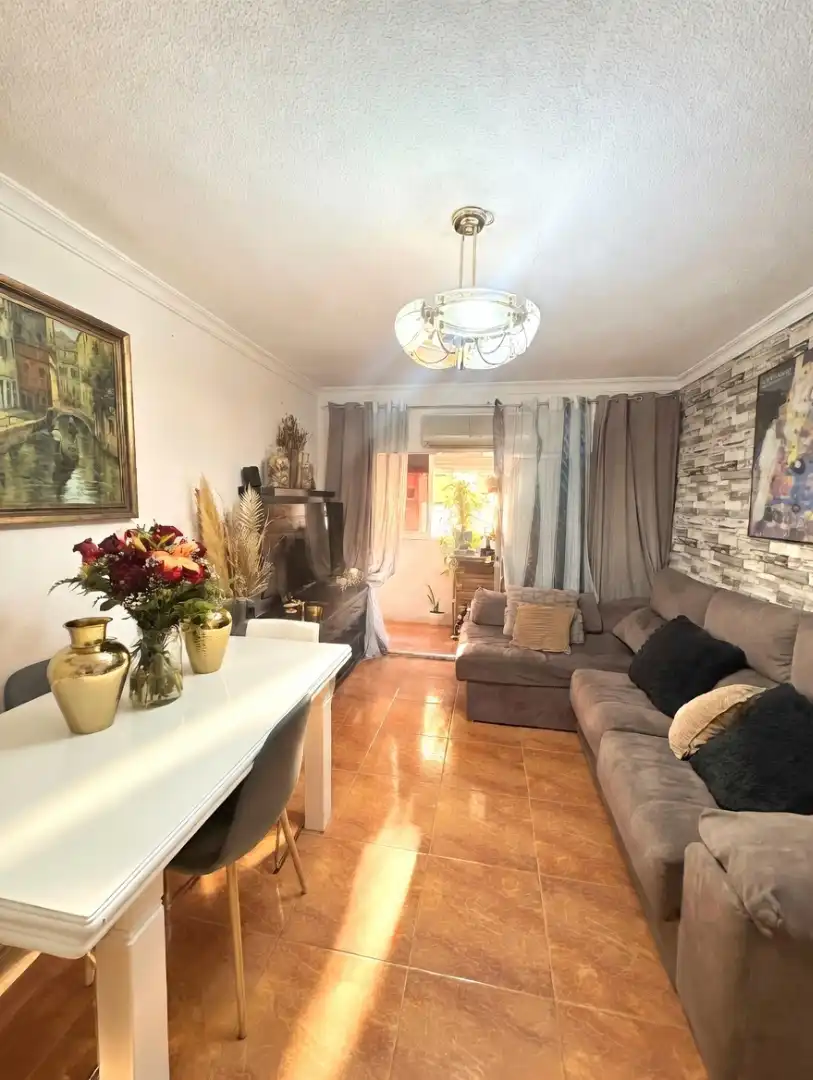 Living room of Flat for sale in  Madrid Capital  with Air Conditioner, Terrace and Storage room