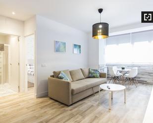 Living room of Flat to rent in  Madrid Capital  with Air Conditioner, Heating and Balcony