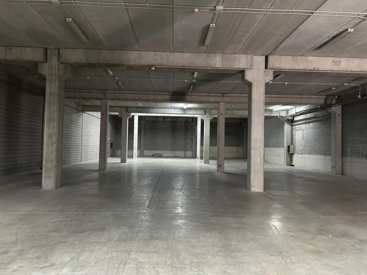 Industrial building to rent in Carrer Josep Ros i Ros, imagen 2