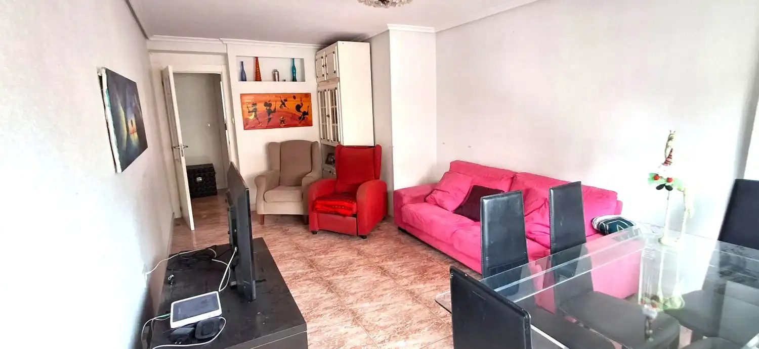 Sala d'estar de Pis en venda en Valladolid amb Calefacció i Terrassa