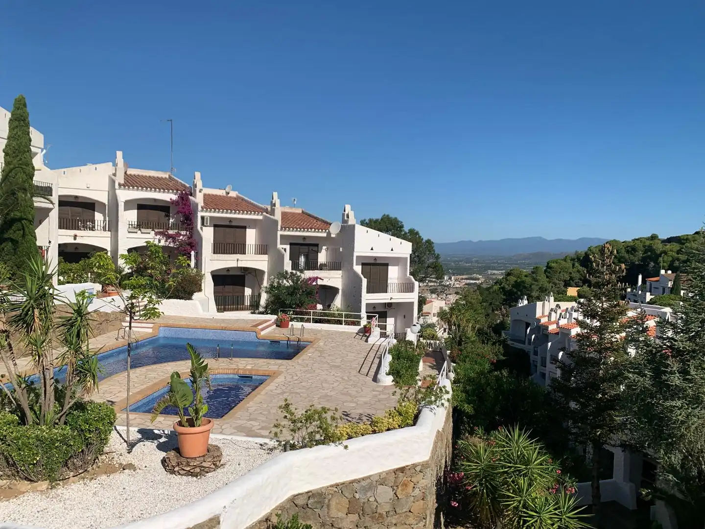 Vista exterior de Casa o xalet en venda en Roses amb Aire condicionat, Calefacció i Jardí privat