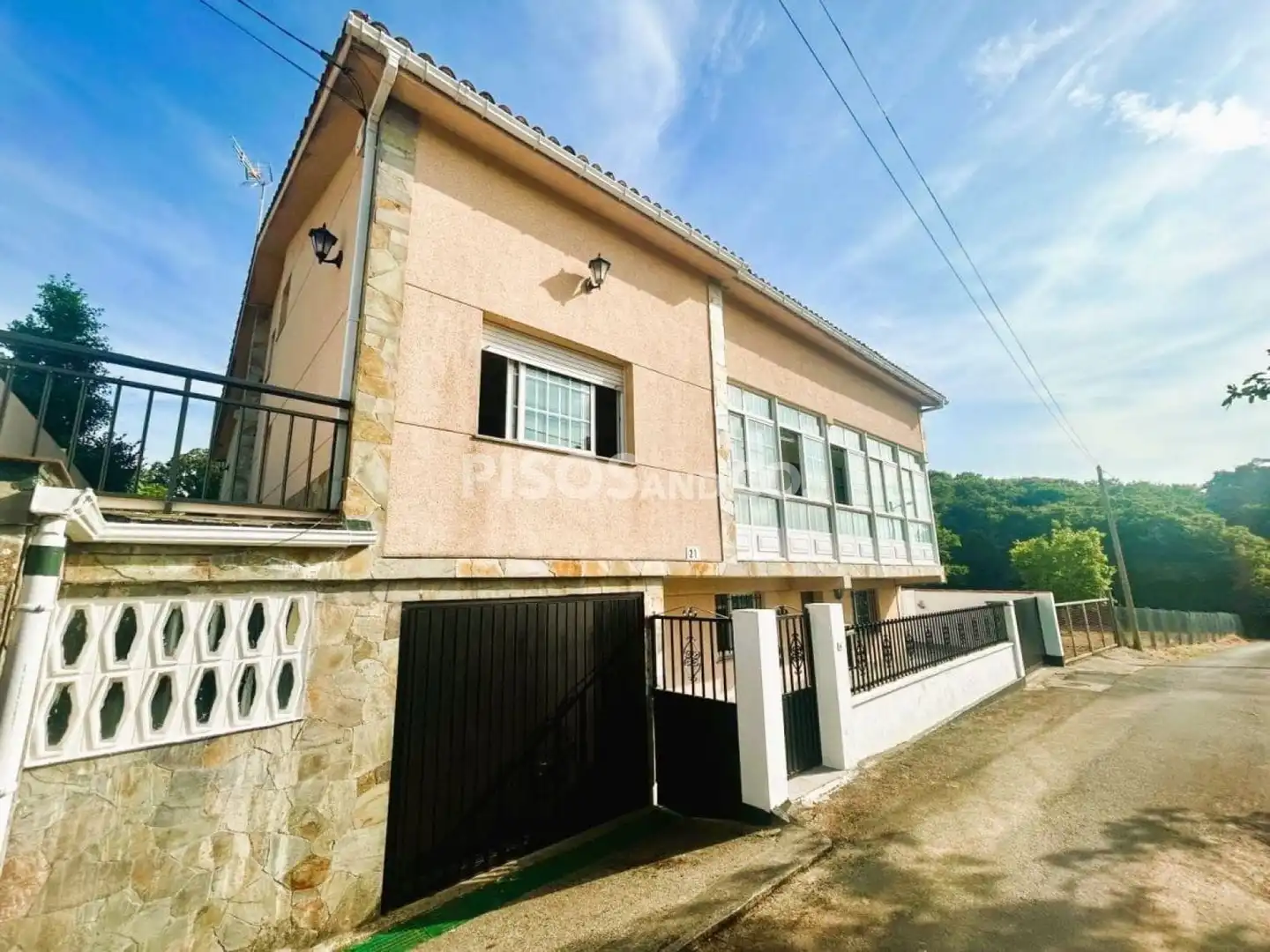 Exterior view of Houses for sale in A Coruña Capital   with Heating, Terrace and Furnished