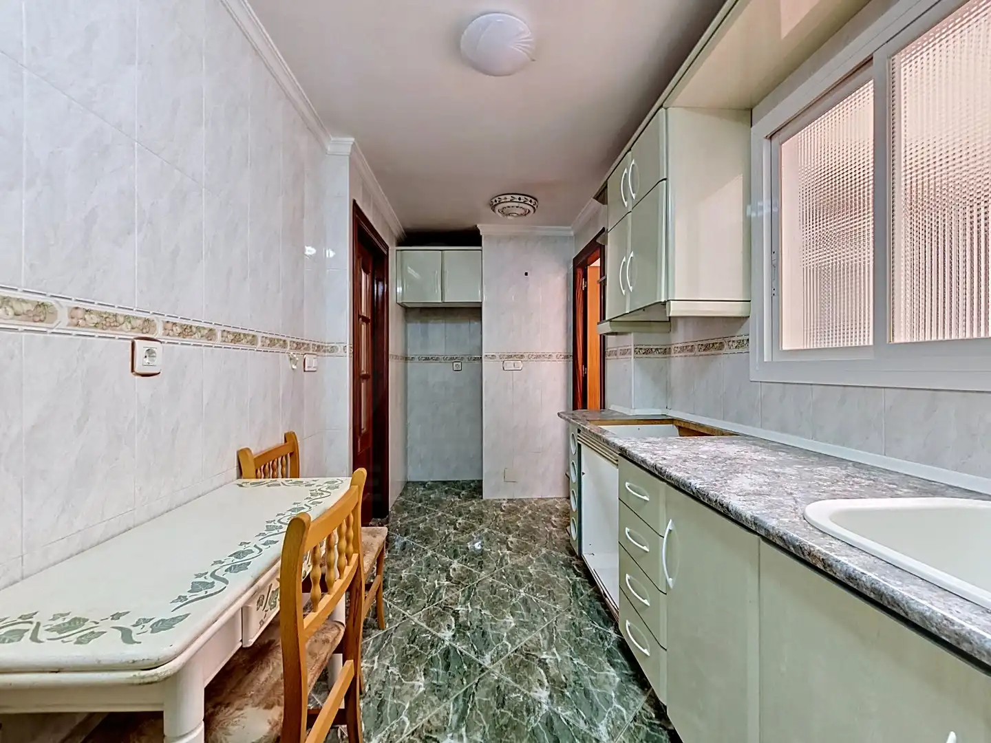 Kitchen of Flat for sale in Granada  with Heating