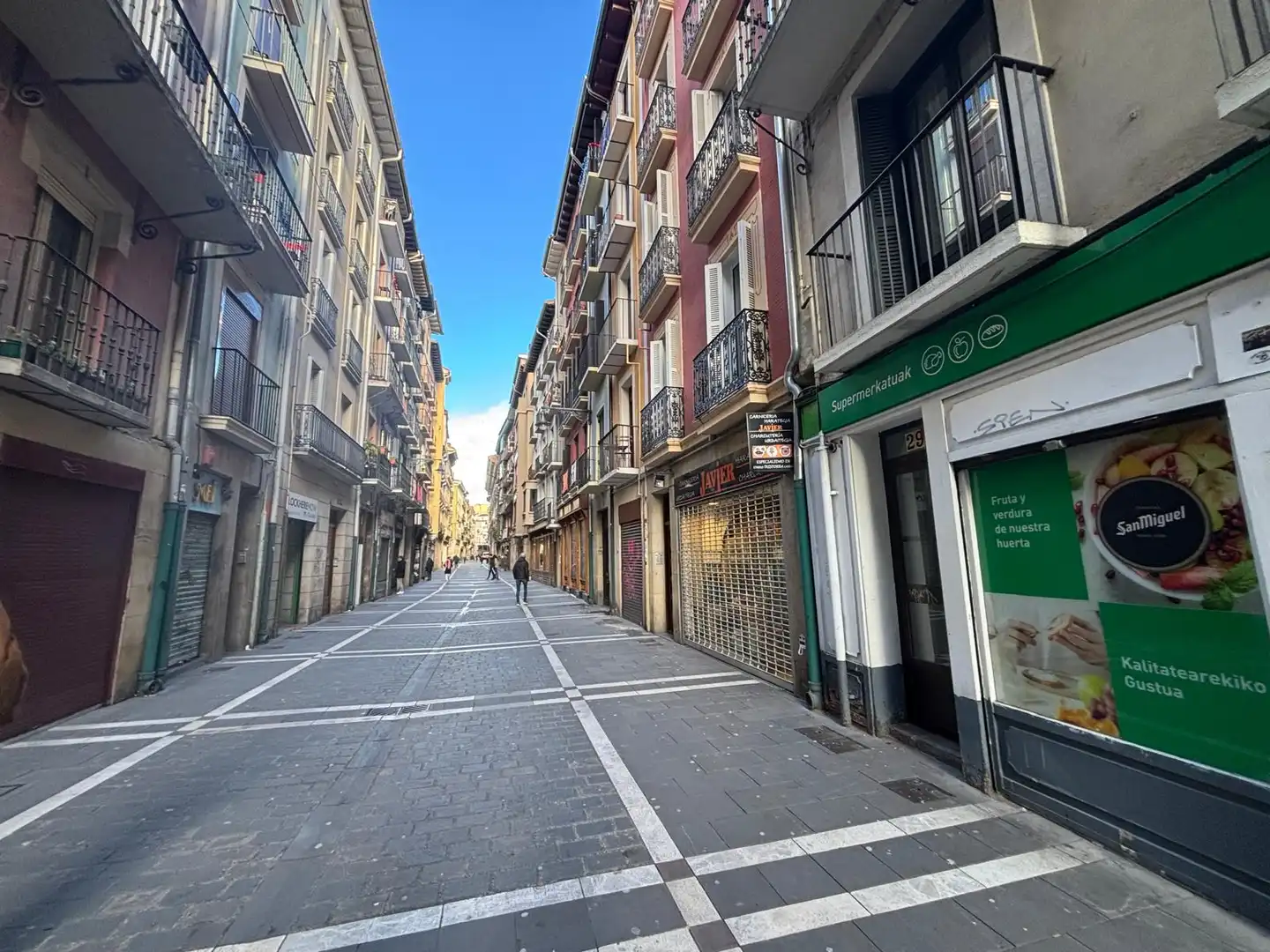 Außenansicht von Geschaftsraum zur Miete in  Pamplona / Iruña