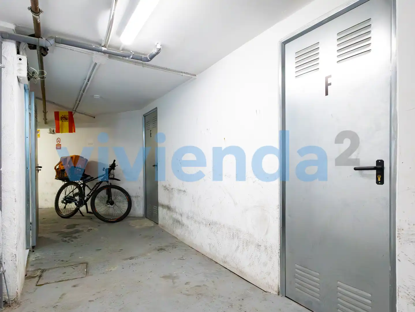 Aparcament de Local en venda en Madrid