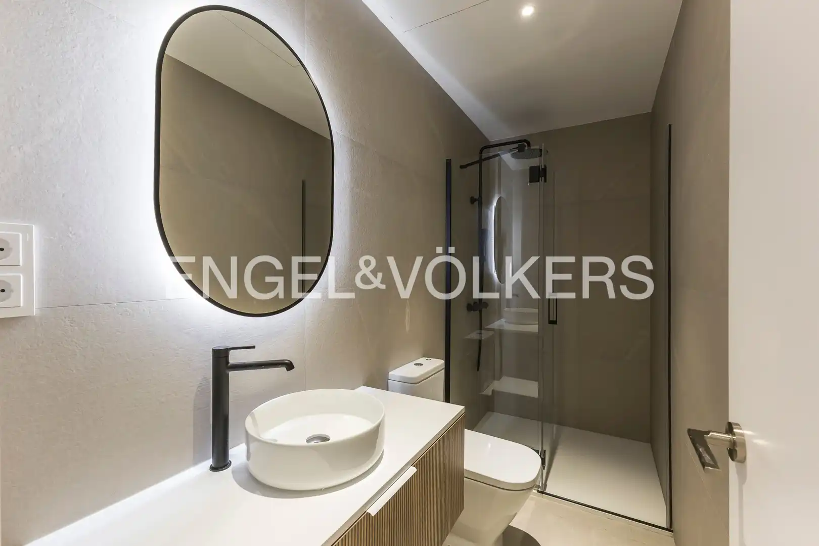 Baño de Piso de alquiler en Madrid con Aire acondicionado, Calefacción y Amueblado