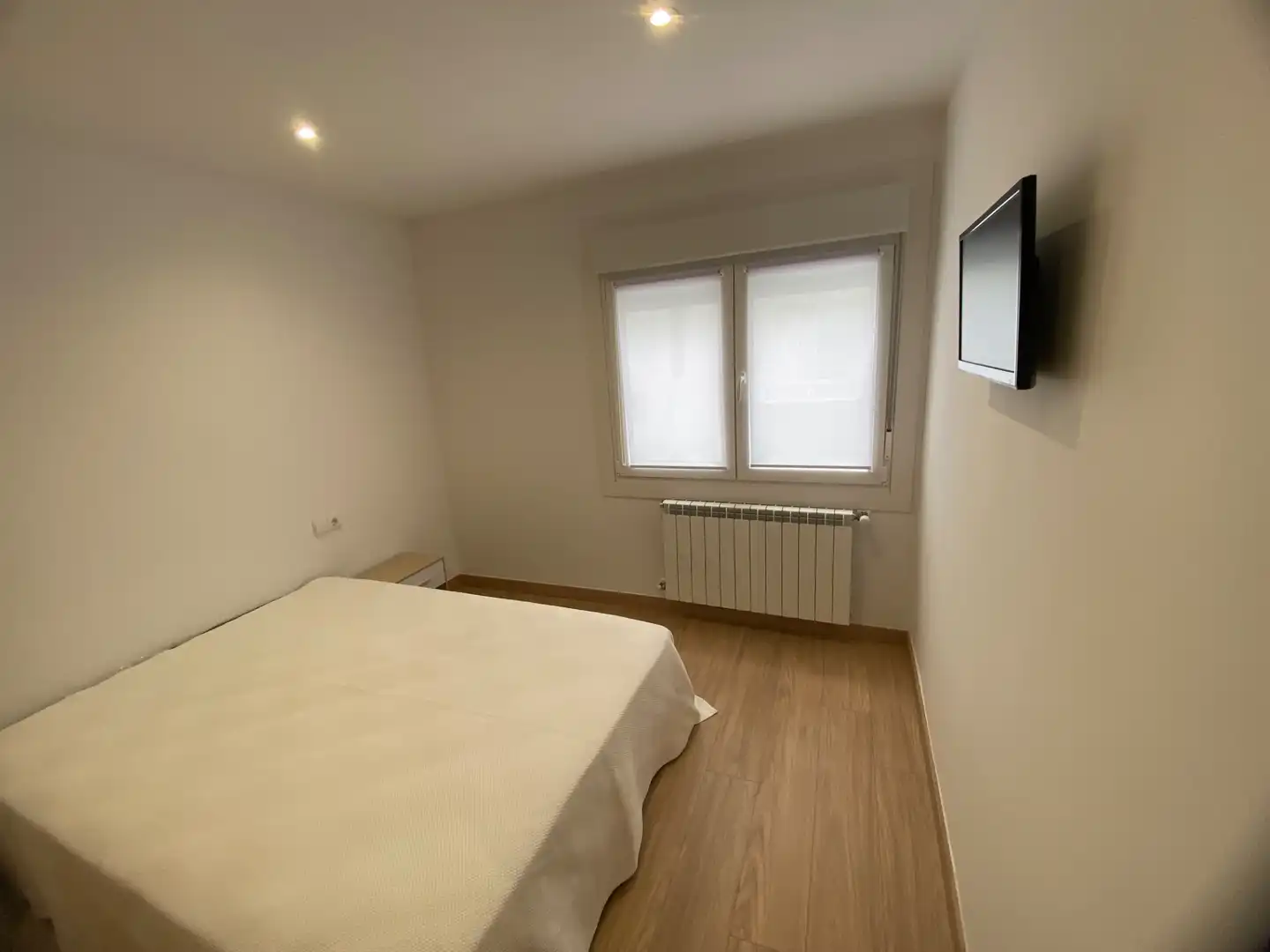 Bedroom of Flat for sale in Vigo   with Heating, Storage room and Furnished