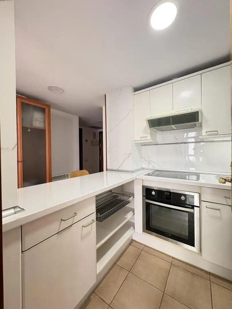 Küche von Wohnung zur Miete in Madrid mit Klimaanlage, Heizung und Parkett