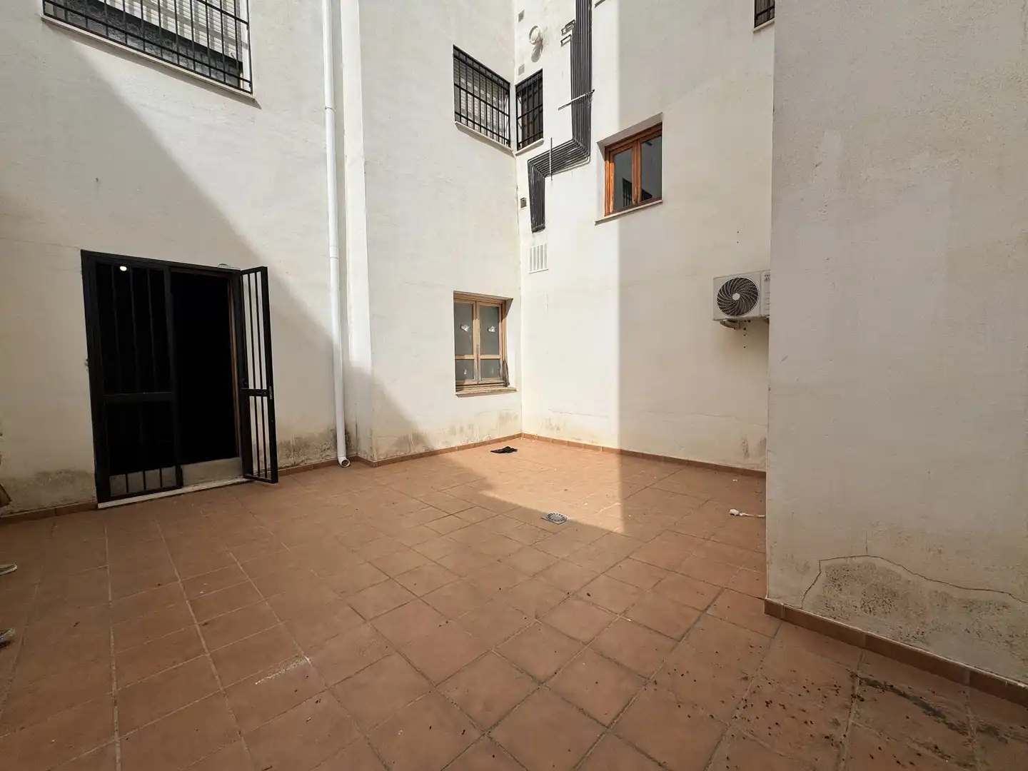 Terrassa de Local de lloguer en Málaga amb Aire condicionat