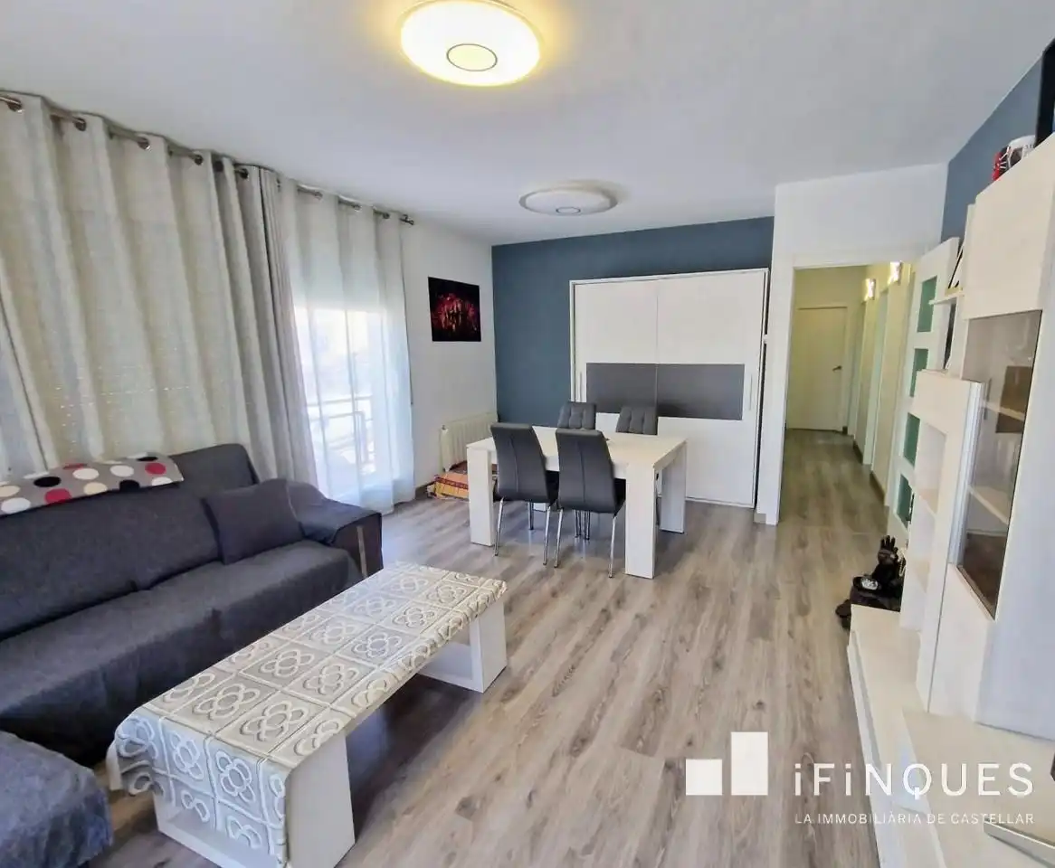 Living room of Flat for sale in Sabadell  with Air Conditioner, Heating and Parquet flooring