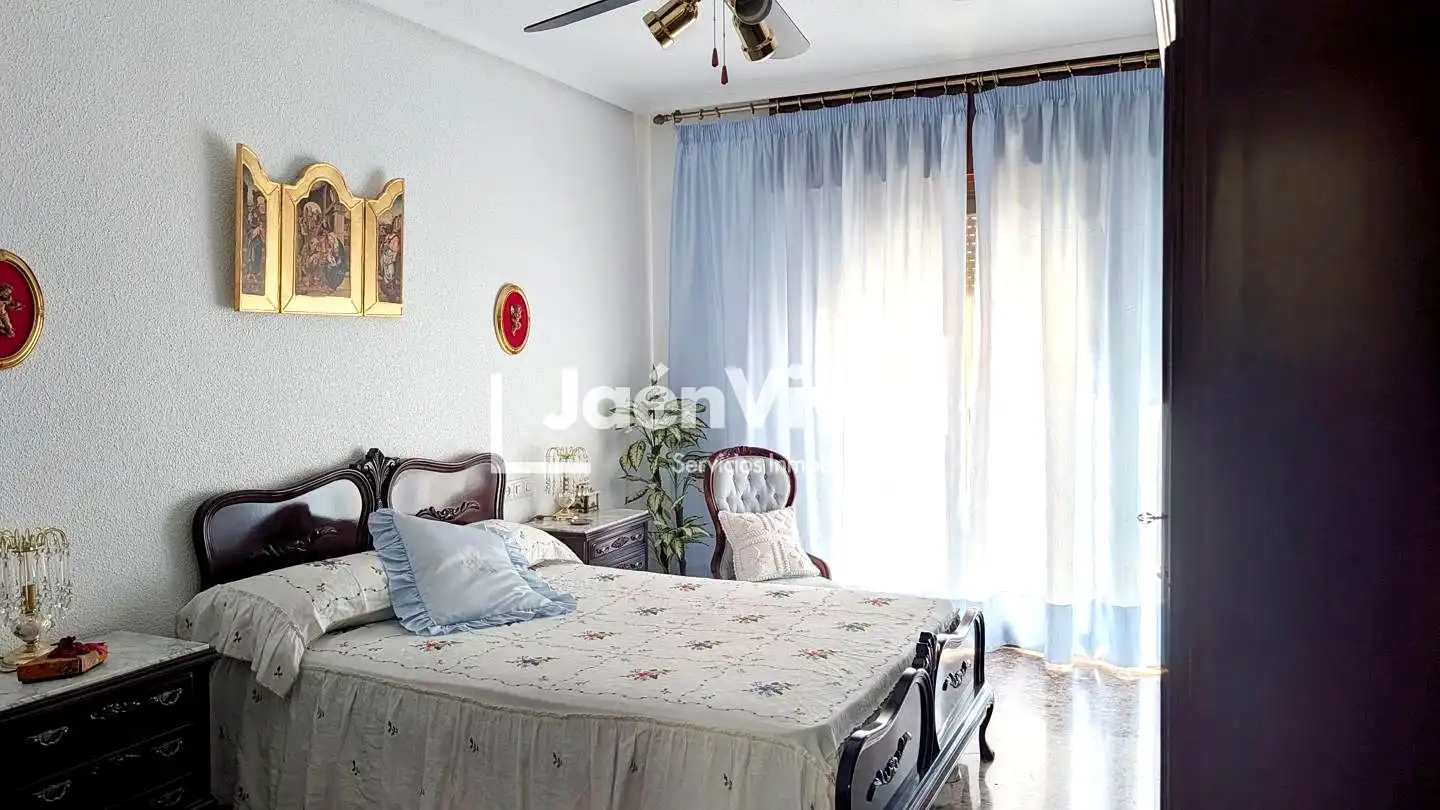 Habitación de Piso en venta en Jaén con Aire acondicionado, Calefacción y Trastero