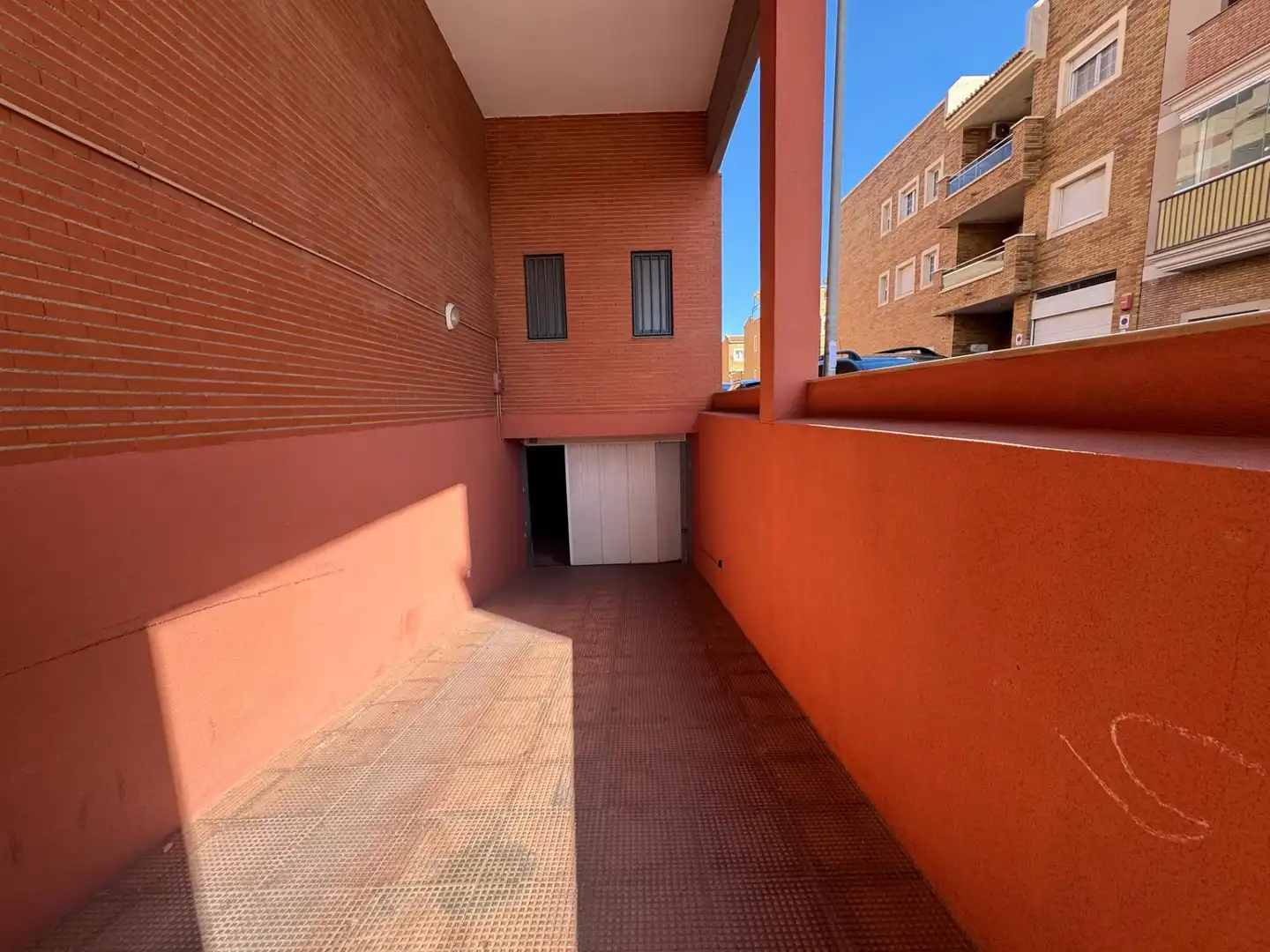 Vista exterior de Piso en venta en Roquetas de Mar con Aire acondicionado, Calefacción y Terraza