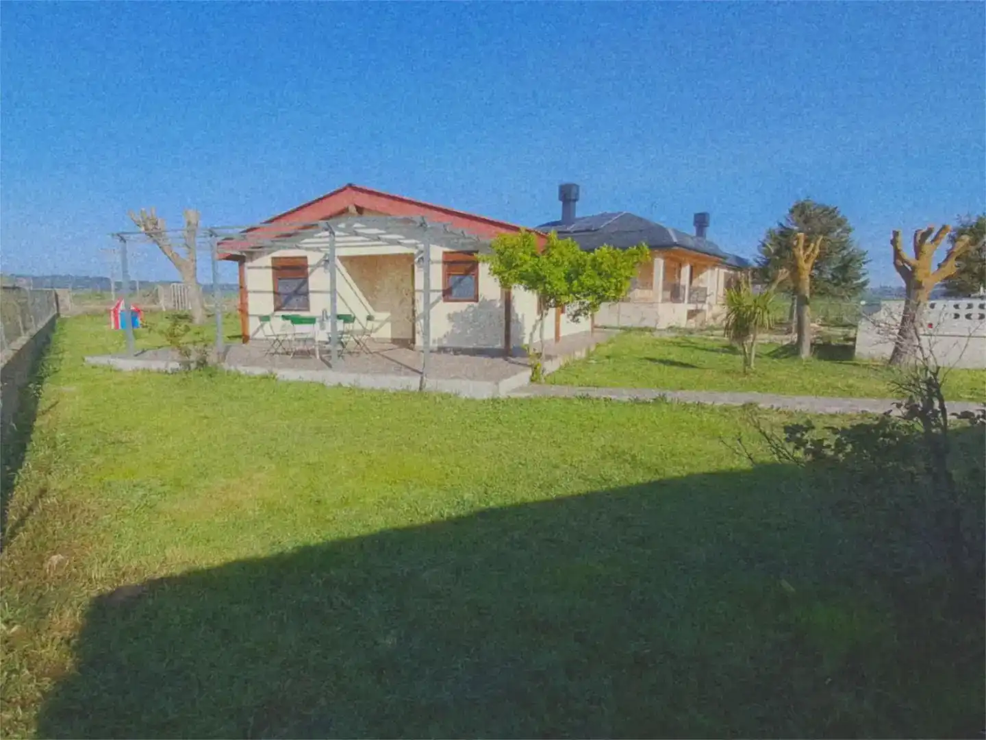 Vista exterior de Casa o xalet de lloguer en Simancas amb Piscina