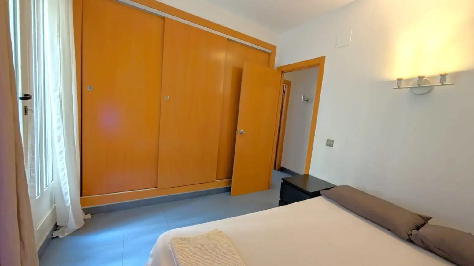 Bedroom of Flat for rent in Valencia  with Air Conditioner, Heating and Terrace