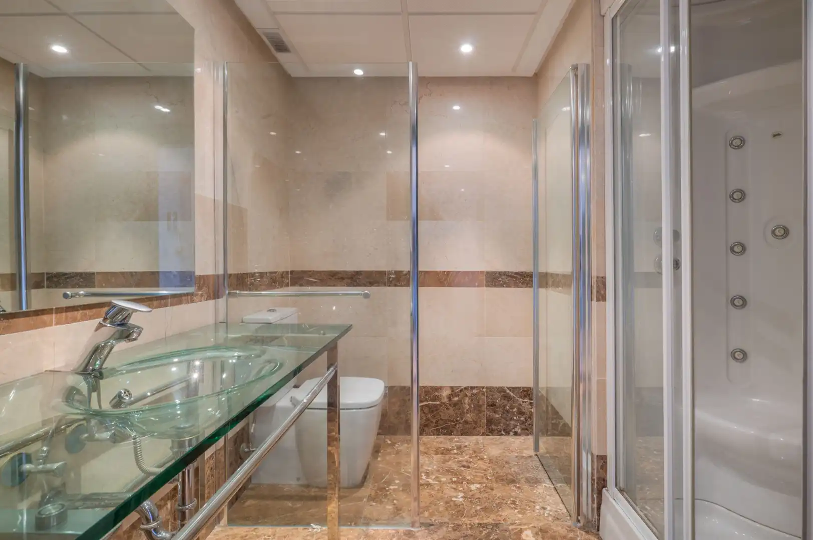 Baño de Oficina en venta en Alcorcón con Aire acondicionado, Calefacción y Trastero