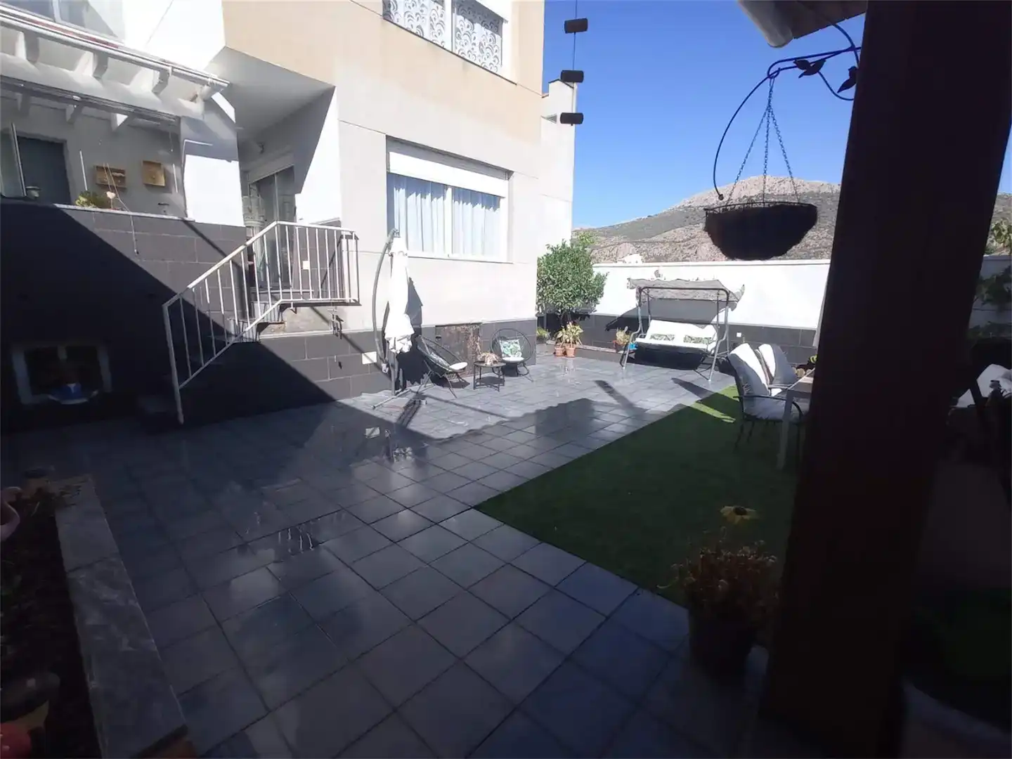Jardí de Casa adosada en venda en Alfarnate amb Jardí privat, Traster i Moblat