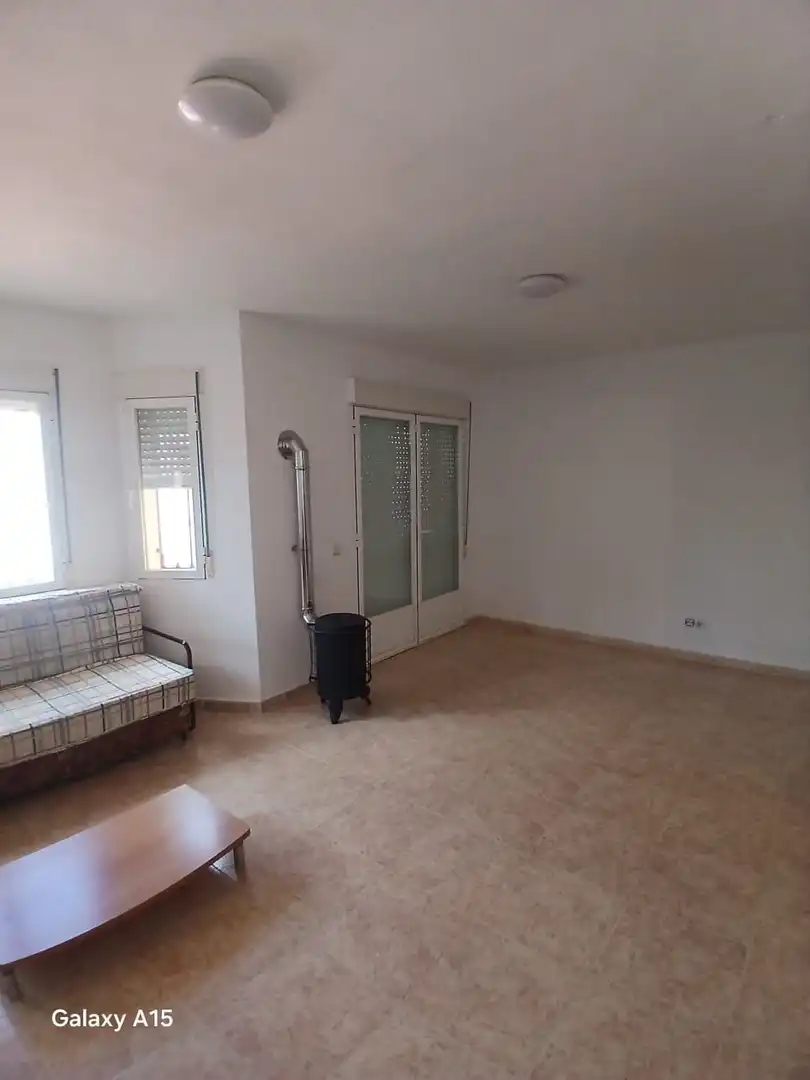 Sala d'estar de Casa adosada de lloguer en Pantoja amb Aire condicionat, Calefacció i Jardí privat