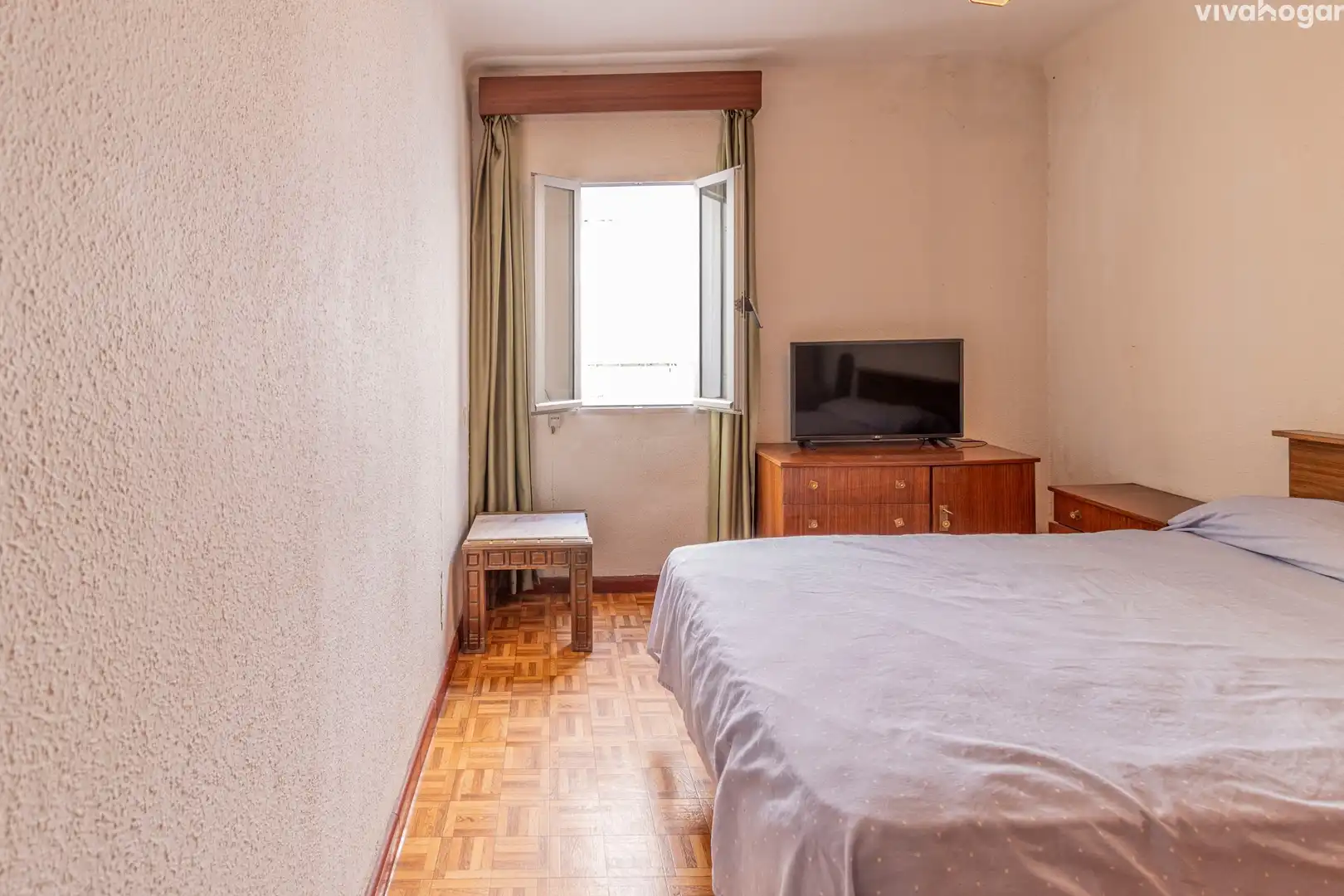 Habitación de Piso en venta en Madrid con Terraza