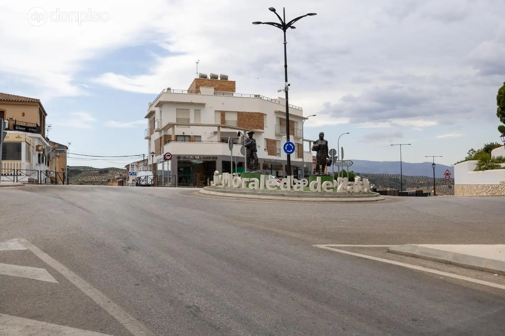 Exterior view of Detached homes for sale in Moraleda de Zafayona  with Air Conditioner, Heating and Terrace