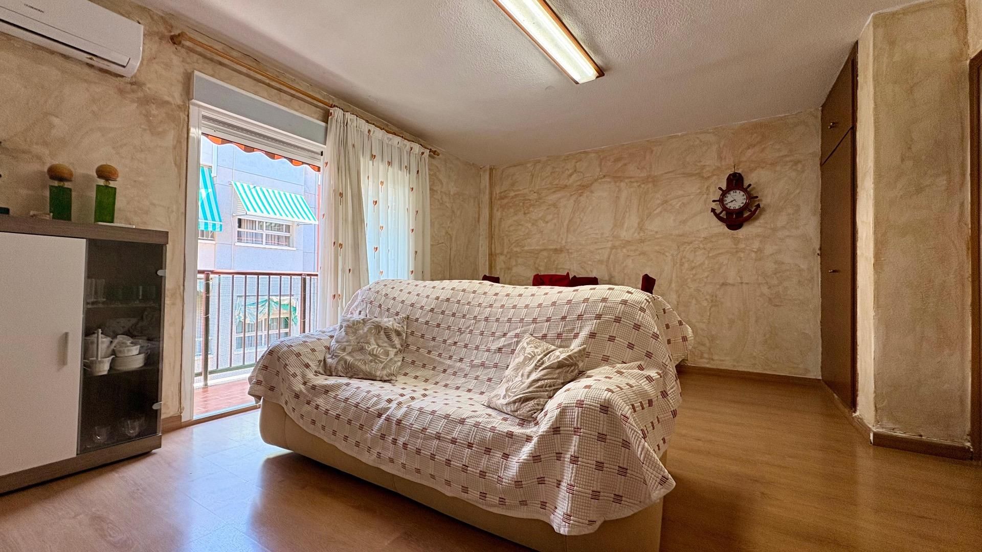 Dormitori de Pis en venda en Santa Pola amb Aire condicionat, Parquet i Balcó