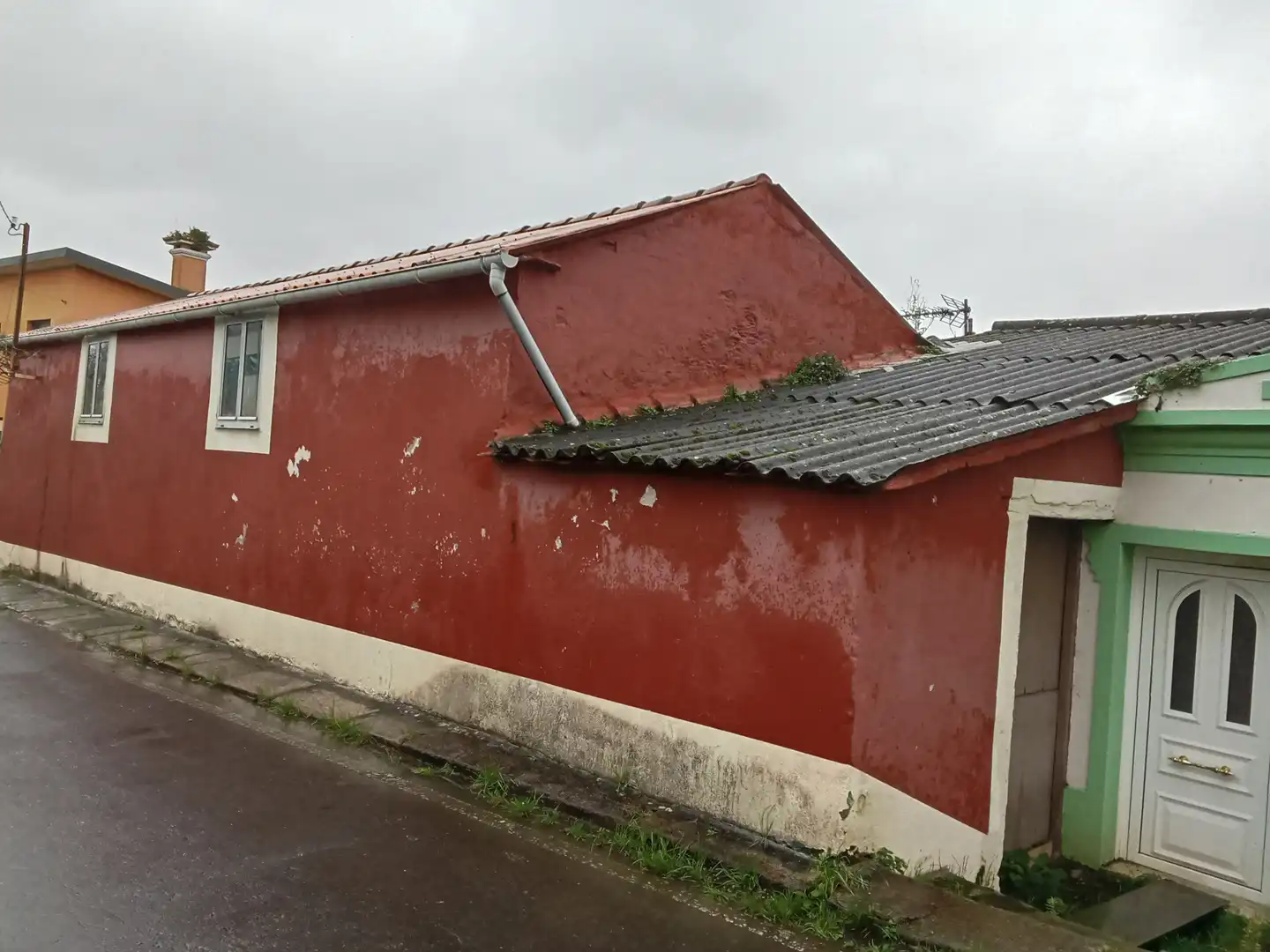 Außenansicht von Einfamilien-Reihenhaus zum Verkauf in Ferrol