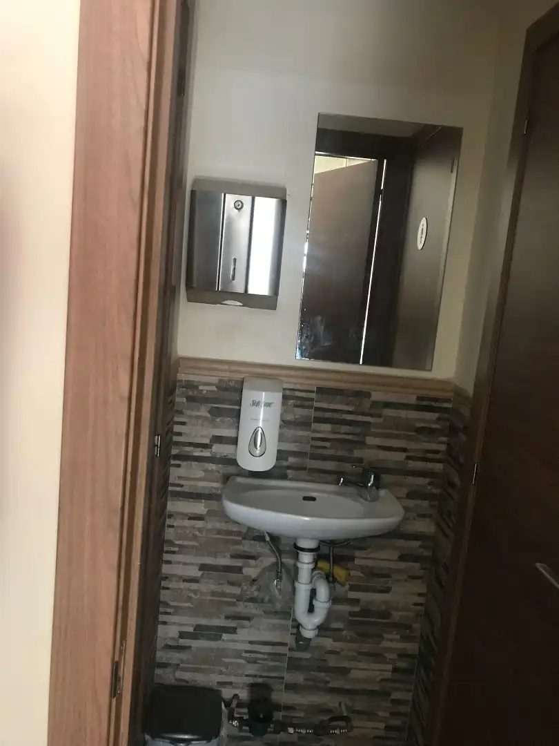 Bathroom of Commercial properties for sale in Madrid  with Air Conditioner
