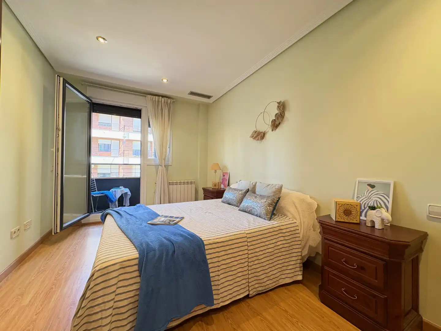 Habitación de Apartamento en venta en Arnedo con Calefacción, Parquet y Trastero