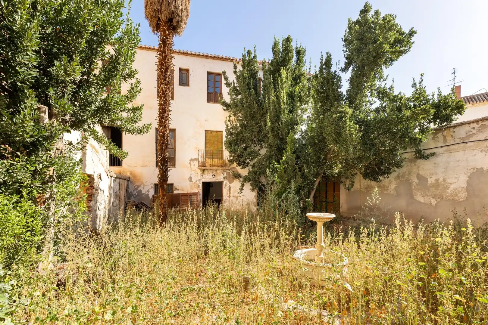 Vista exterior de Edificio en venta en Guadix