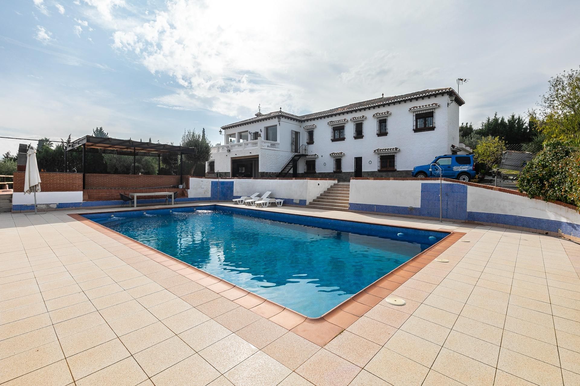Piscina de Casa o xalet en venda en Las Gabias amb Aire condicionat, Calefacció i Jardí privat