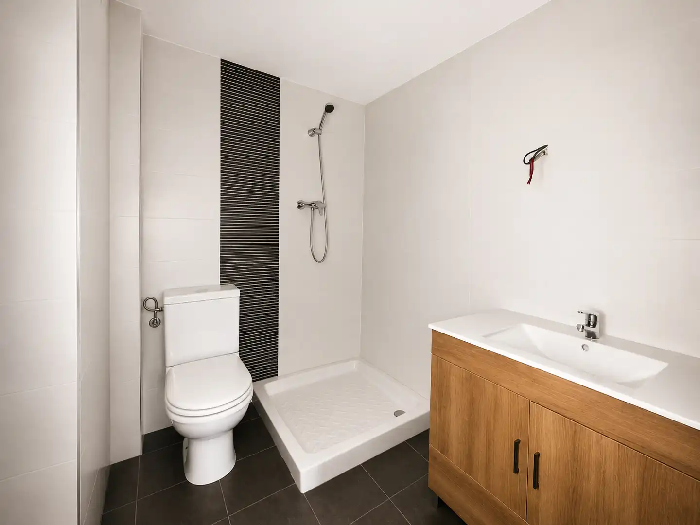 Bathroom of Flat for sale in Vila-real  with Storage room and Oven