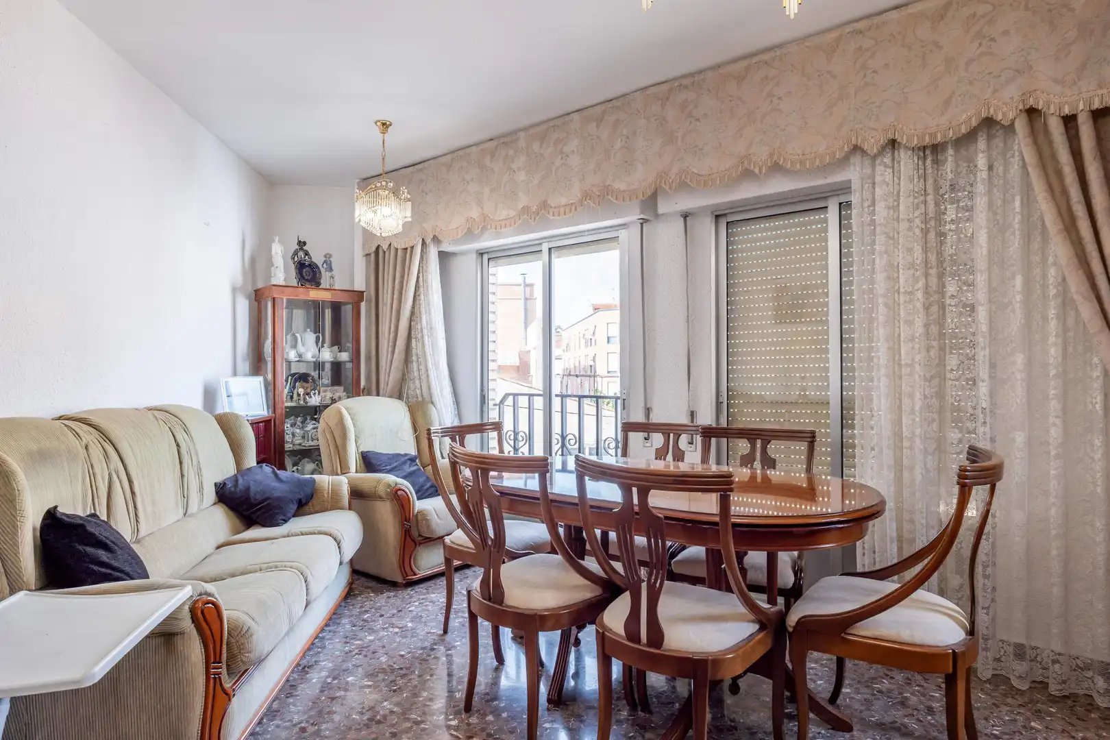 Casa o chalet en venta en Calle OSA MAYOR, 40, Valdefierro