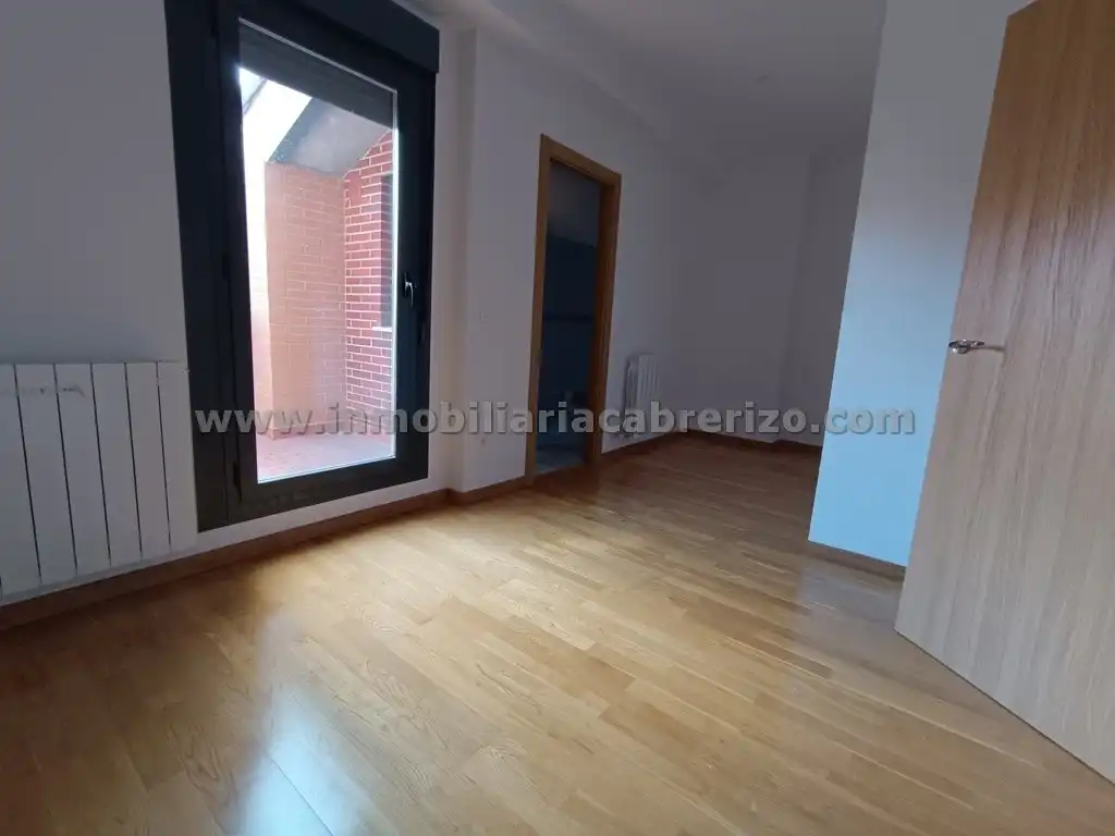 Habitación de Ático en venta en Villamediana de Iregua con Calefacción, Parquet y Terraza