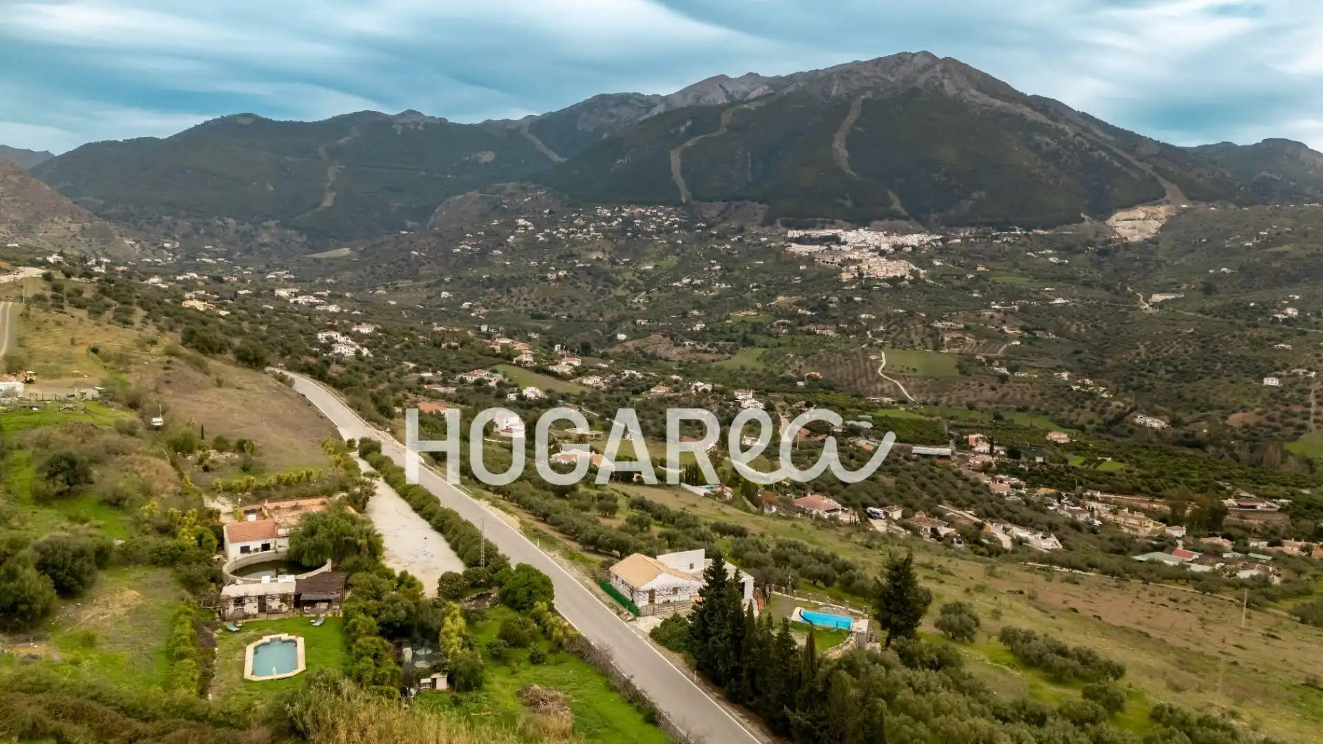 Finca rústica en venta en Alcaucín con Jardín privado, Terraza y Piscina