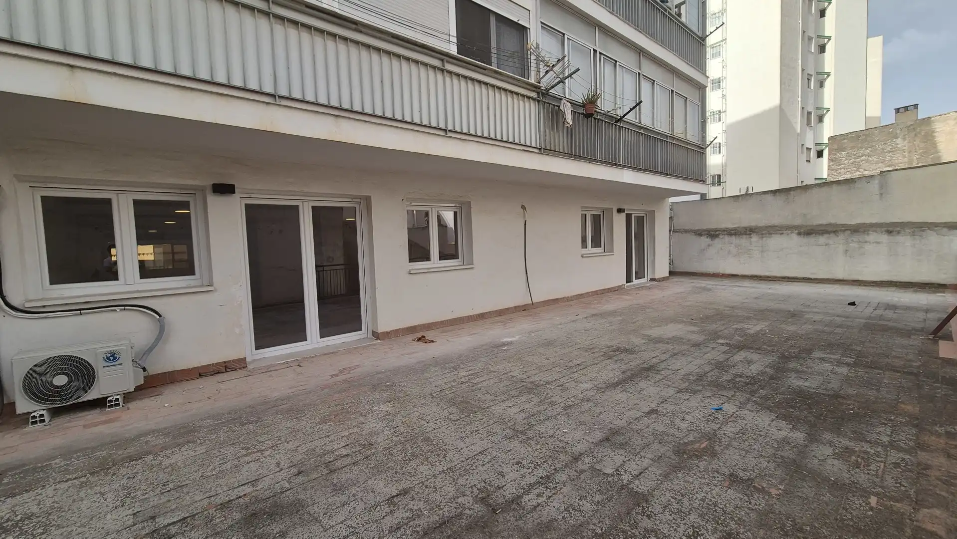 Vista exterior de Oficina en venda en Villena
