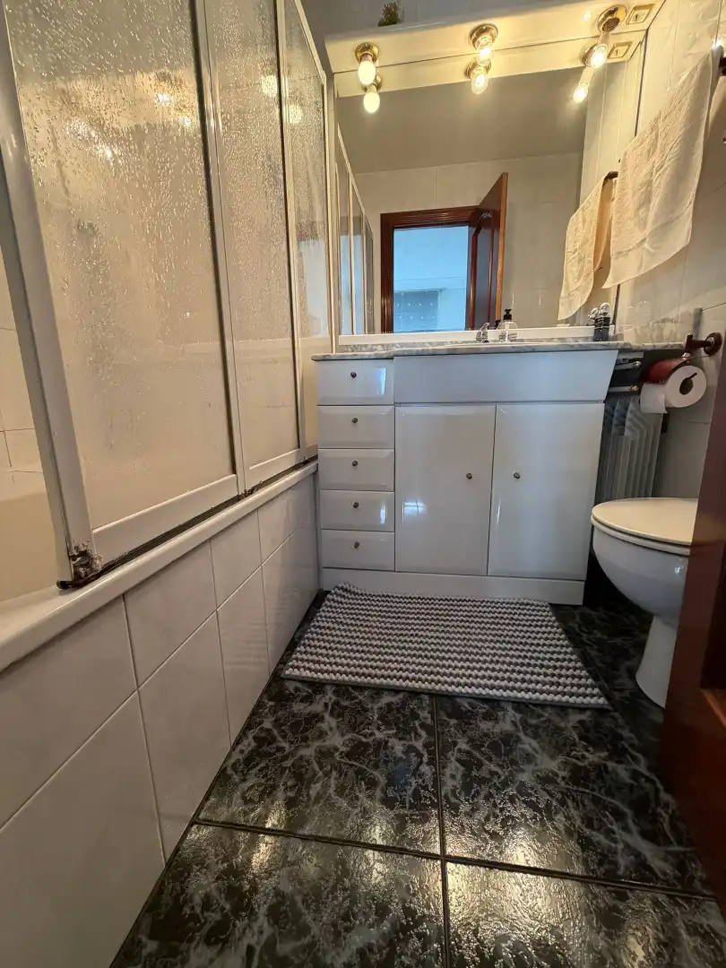 Badezimmer von Wohnung zum Verkauf in Viladecans mit Klimaanlage, Heizung und Abstellraum
