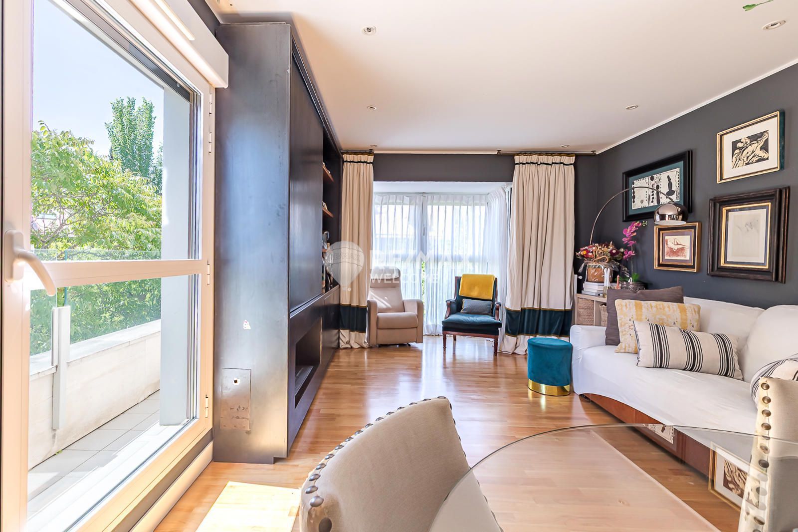 Living room of Flat to rent in  Madrid Capital  with Air Conditioner, Heating and Terrace