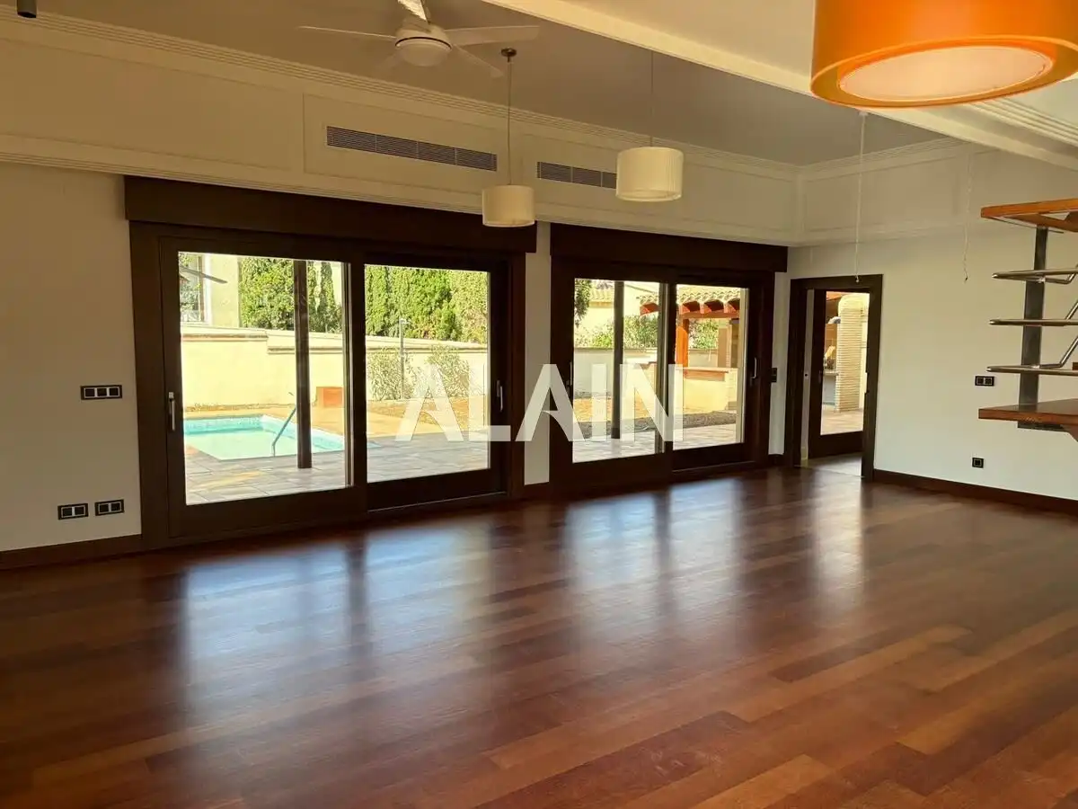 Comedor de Casa o chalet en venta en L'Alfàs del Pi con Calefacción, Jardín privado y Terraza