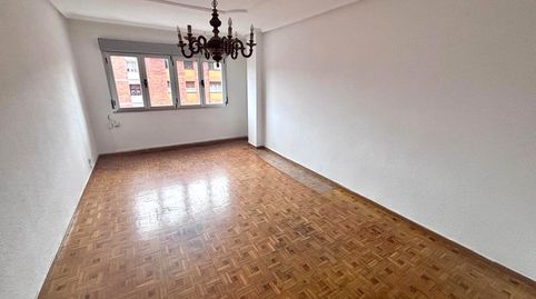 Foto 4 de Piso en venta en La Calzada, Gijón