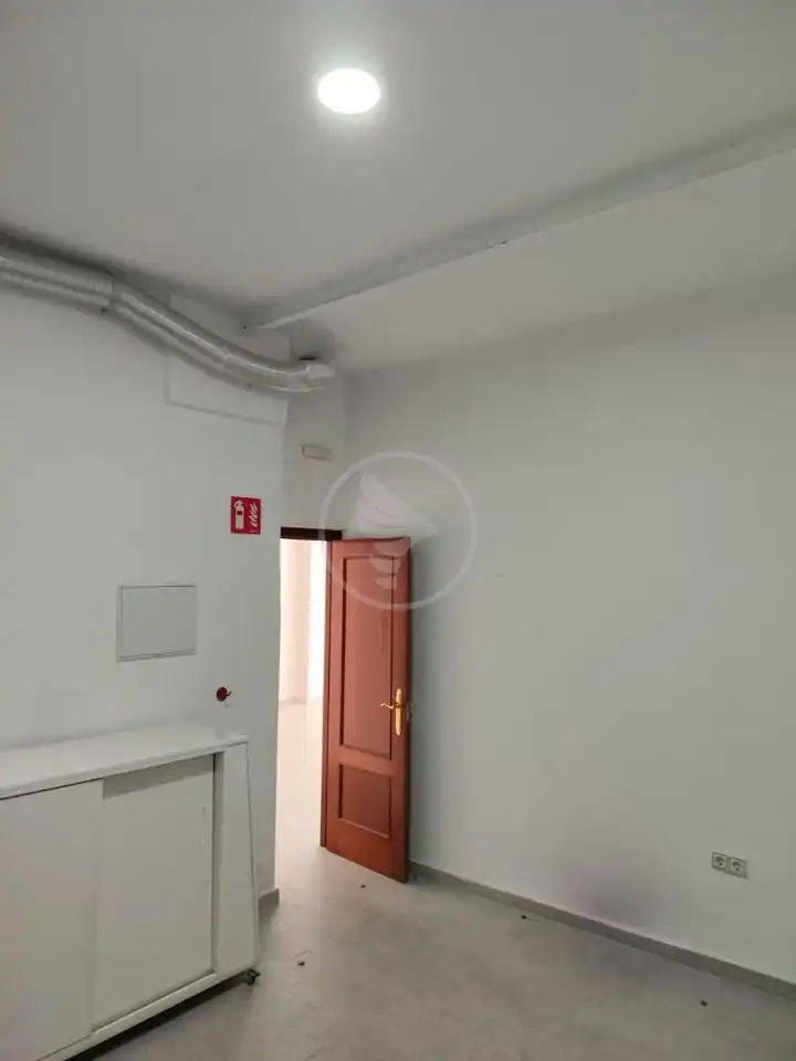 Local de lloguer en Linares amb Aire condicionat