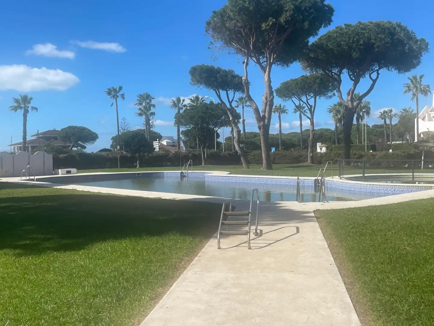 Piscina de Apartament en venda en El Portil amb Terrassa, Moblat i Piscina comunitària