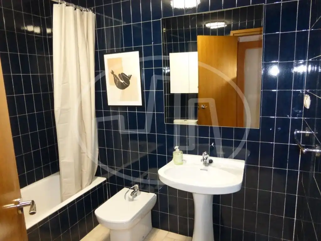 Bathroom of Flat for rent in  Pamplona / Iruña  with Heating, Parquet flooring and Furnished