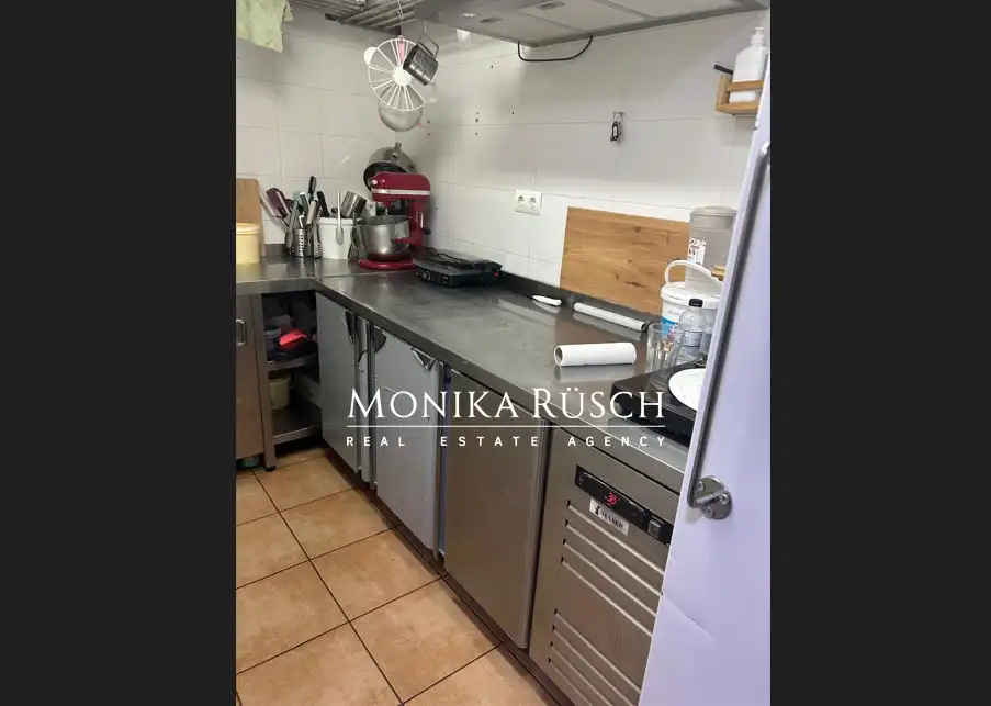 Business premises for transfer in Castell - Poble Vell, imagen 6