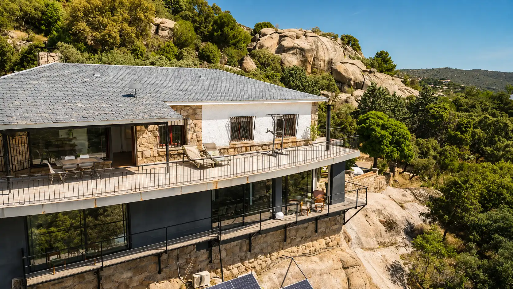 Exterior view of Houses for sale in Hoyo de Manzanares  with Air Conditioner, Private garden and Swimming Pool
