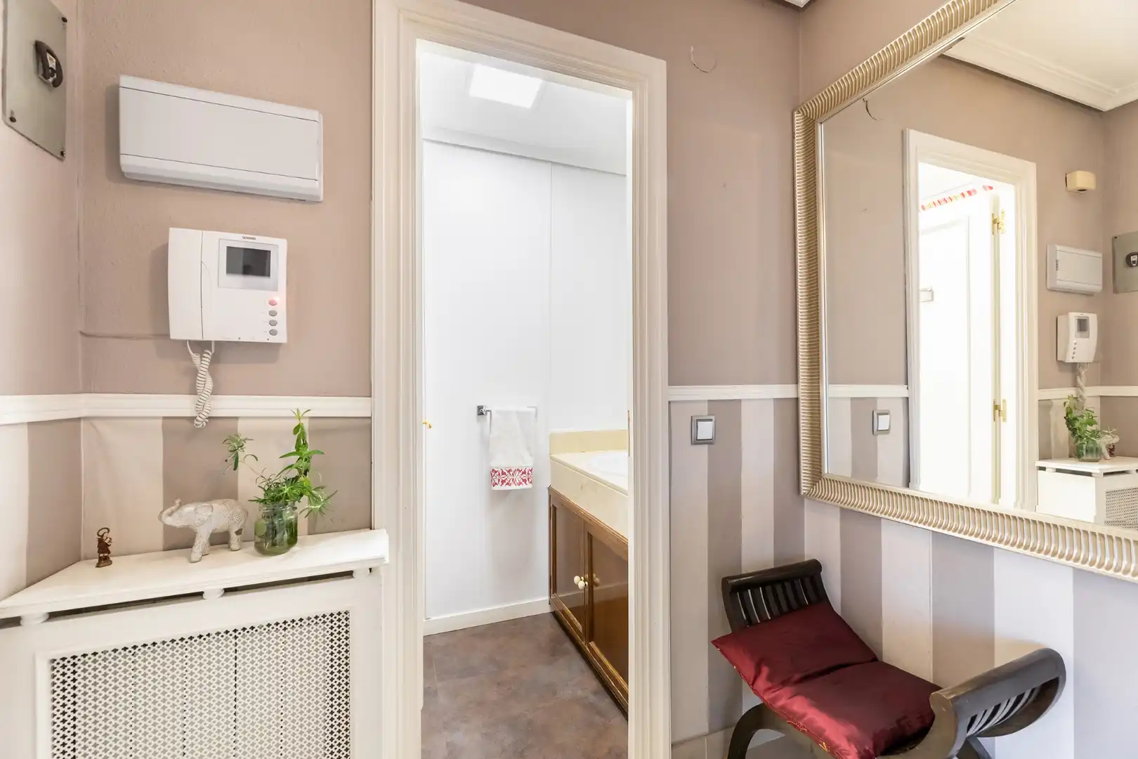 Badezimmer von Haus oder Chalet zum Verkauf in Pozuelo de Alarcón mit Klimaanlage, Heizung und Privatgarten