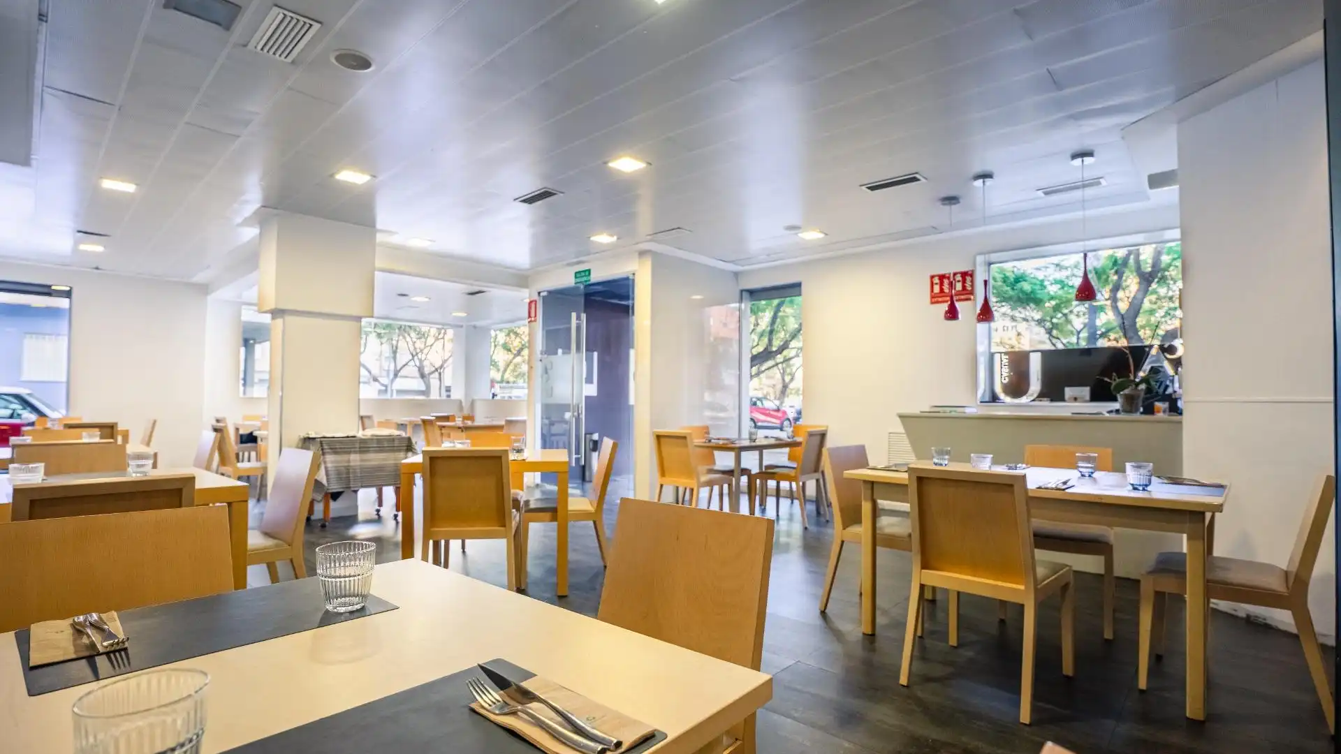 Local de alquiler en Sagunto / Sagunt con Aire acondicionado, Terraza y Amueblado