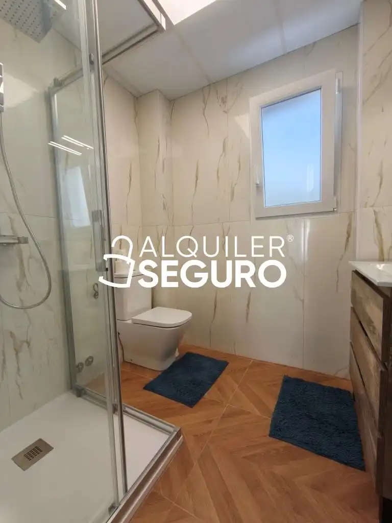 Bany de Pis de lloguer en Pla - Carolinas