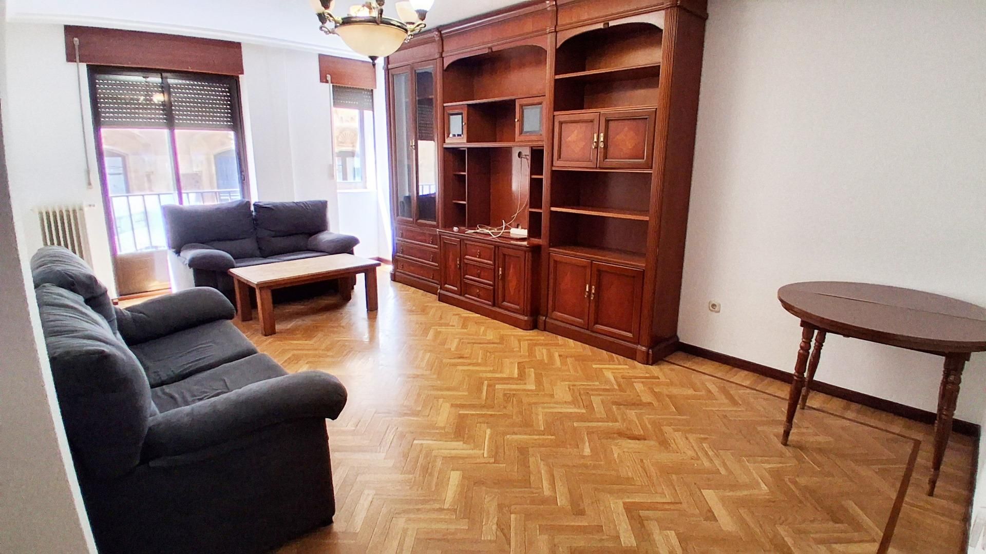 Sala d'estar de Pis en venda en Salamanca Capital amb Calefacció i Parquet