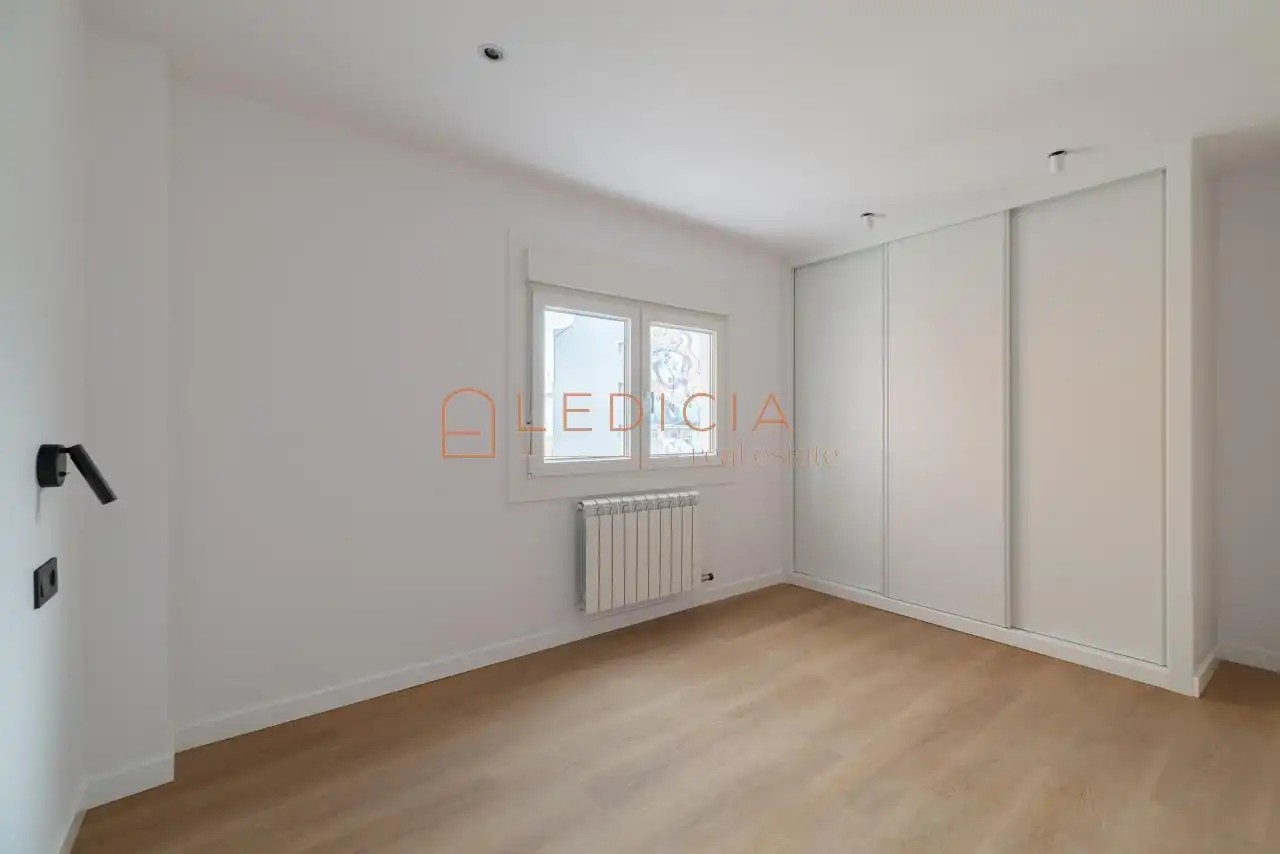 Bedroom of Flat for sale in Vigo   with Heating