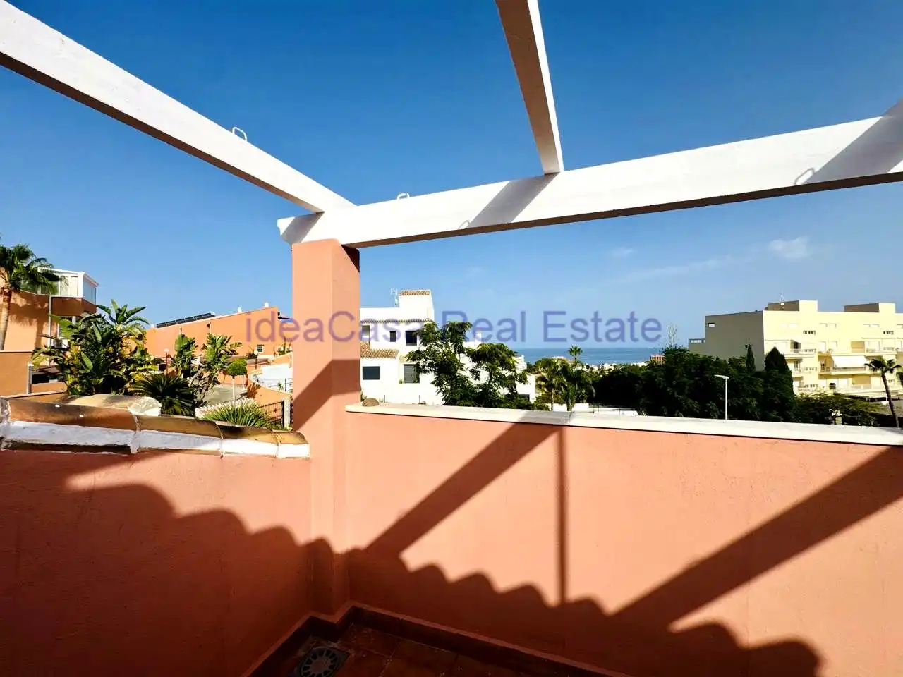Außenansicht von Haus oder Chalet zum Verkauf in Benalmádena mit Klimaanlage, Privatgarten und Terrasse